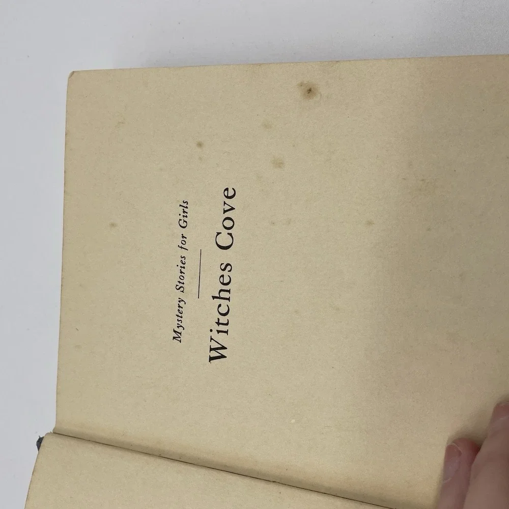 ROY J. SNELL MYSTERY STORIES FOR GIRLS WITCHES‎ COVE -VINTAGE